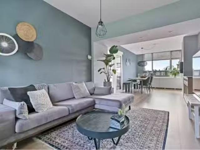 Appartement te koop in Laak, Zuid Holland