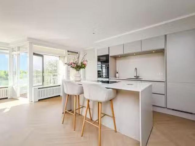 Appartement te koop in Loosduinen, Zuid Holland