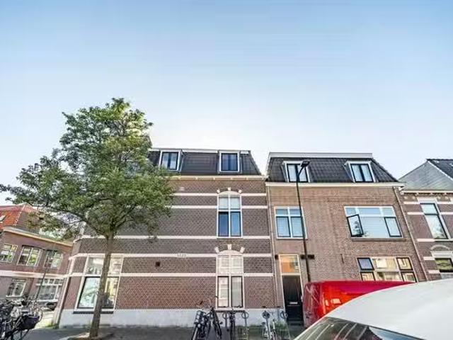 Landhuis te koop in Den Haag, Rivierenbuurt