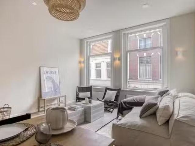 Appartement te koop in Zeeheldenkwartier, Zuid Holland