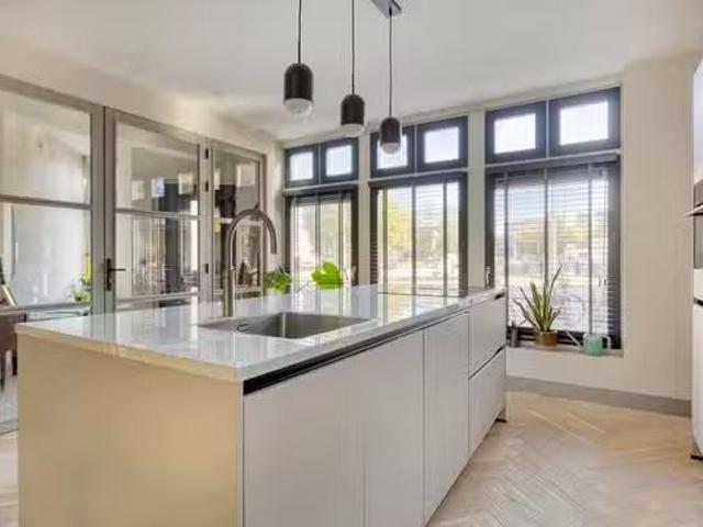 Appartement te koop in Bezuidenhout, Zuid Holland