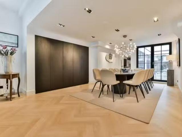 Appartement te koop in Centrum, Amsterdam