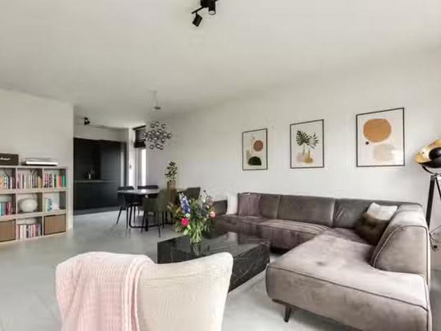 Appartement te koop in Het Lage Land, Rotterdam
