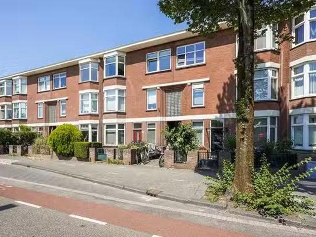 Landhuis te koop in Den Haag, Bezuidenhout