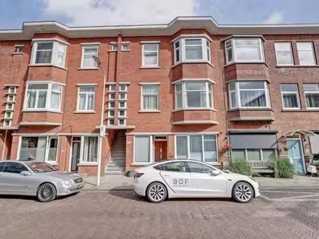 Appartement te koop in Laak, Zuid Holland