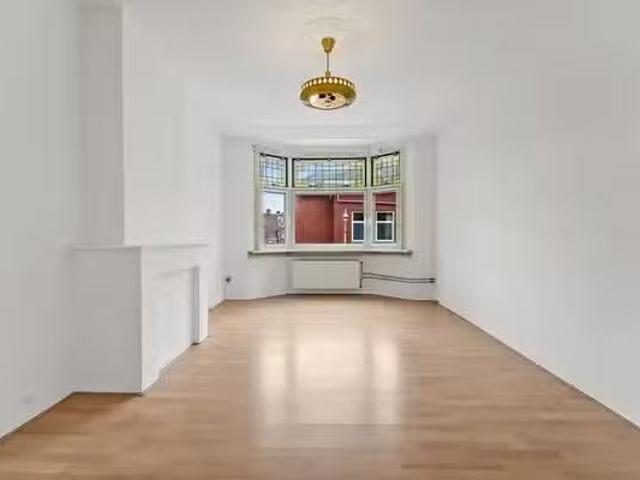 Appartement te koop in Laak, Zuid Holland