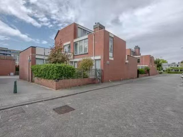 Appartement te koop in IJsselmonde, Rotterdam
