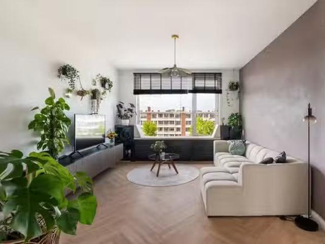 Appartement te koop in Bomenbuurt, Zuid Holland