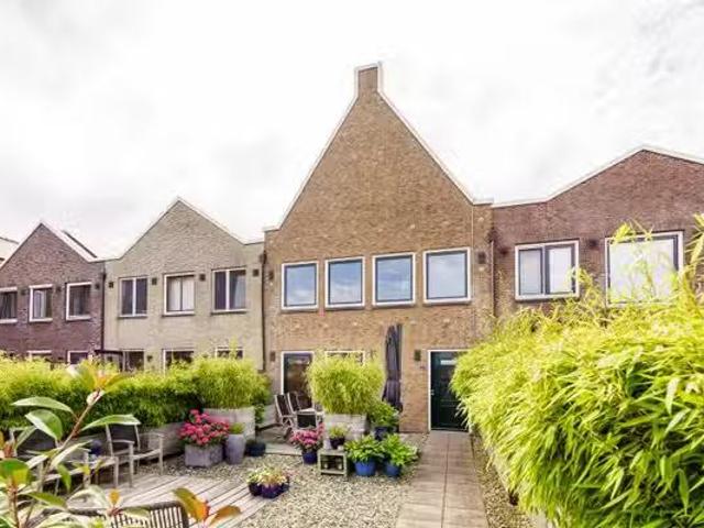 Appartement te koop in Winkelcentrum Leidschenveen, Den Haag