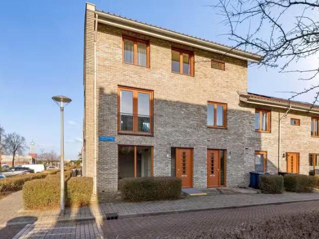 Appartement te koop in Stripheldenbuurt, Almere-haven