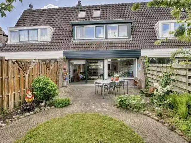 Appartement te koop in De Camp, Zuid Holland
