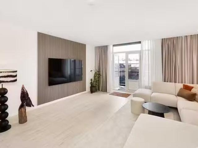 Appartement te koop in Bloemhof, Rotterdam