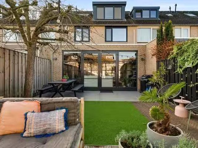 Appartement te koop in Bergen, Acht