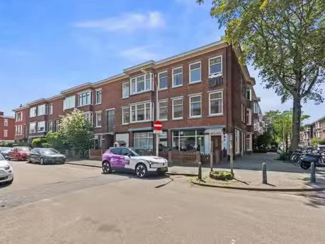 Landhuis te koop in Den Haag, Vruchtenbuurt