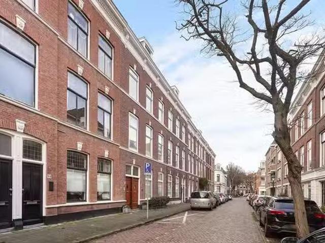 Appartement te koop in Zeeheldenkwartier, Zuid Holland