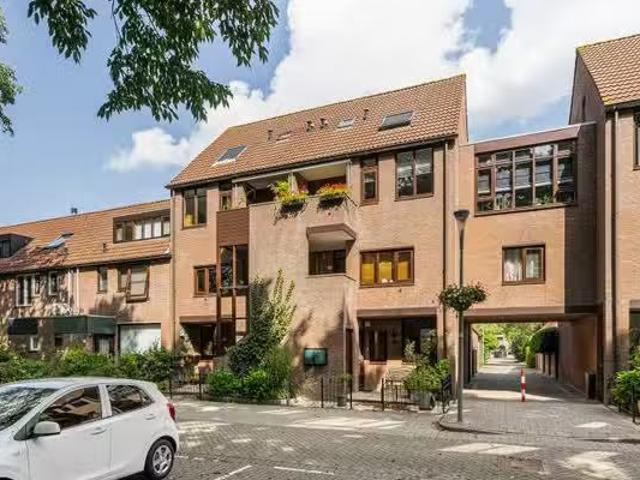 Appartement te koop in Het Lage Land, Rotterdam