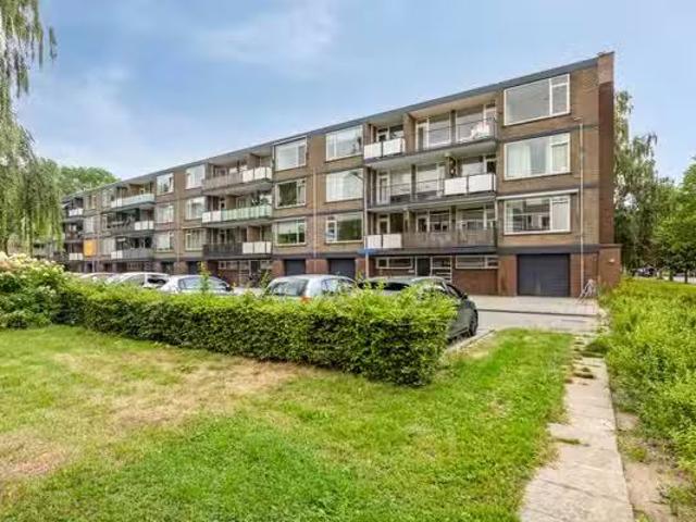 Appartement te koop in Het Lage Land, Rotterdam