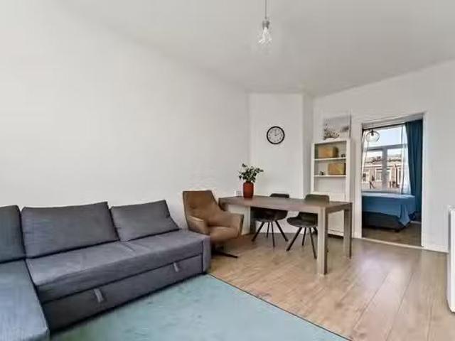 Appartement te koop in Laak, Zuid Holland