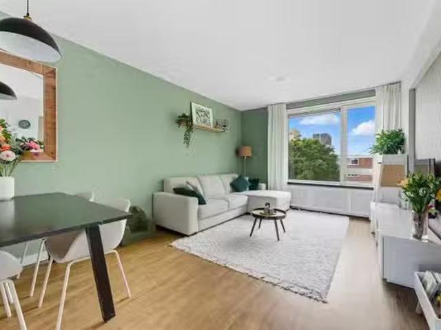 Appartement te koop in Het Lage Land, Rotterdam