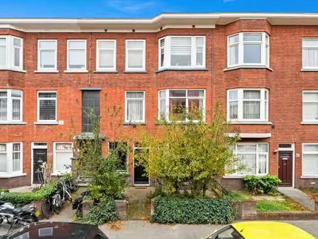 Appartement te koop in Laak, Zuid Holland