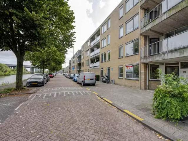 Appartement te koop in IJsselmonde, Rotterdam