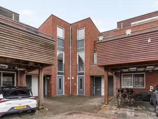 Woning te koop in Charlois, Rotterdam