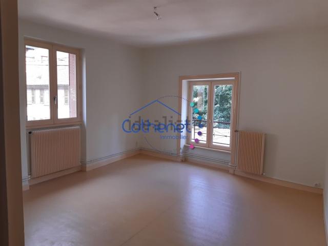 Appartement location à Cité Roche Bâtie, Thizy-les-Bourgs