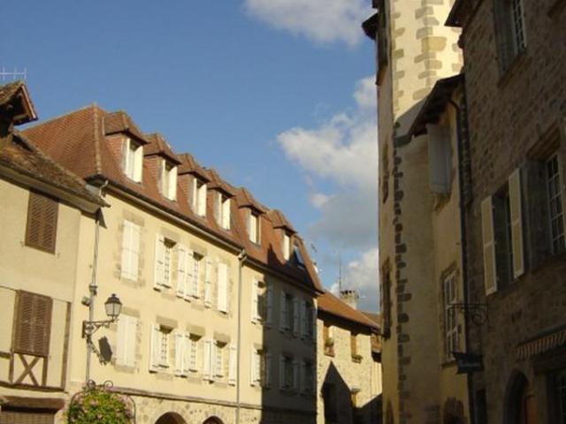 Appartement location à Brive-la-Gaillarde, Beaulieu-sur-dordogne