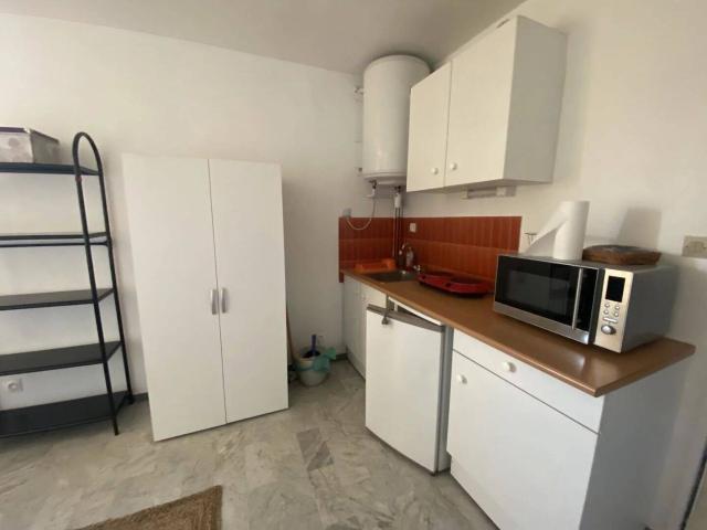 Studio location à Écusson, Nîmes