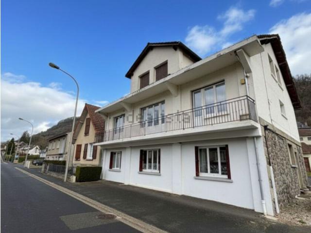 Appartement vente à Place de l'Hôtel de Ville, Vic-sur-Cère