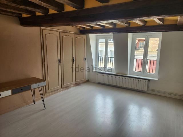 Appartement vente à Villeneuve-l'Archevêque, Yonne