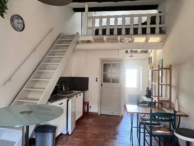Studio location à Villeneuve-lès-Avignon, Gard