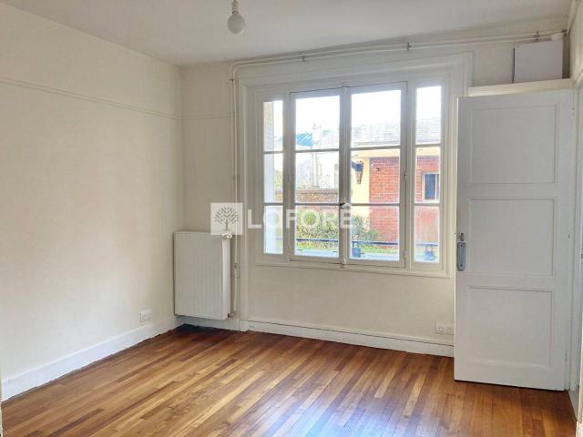 Studio location à La Bourgogne, Viroflay