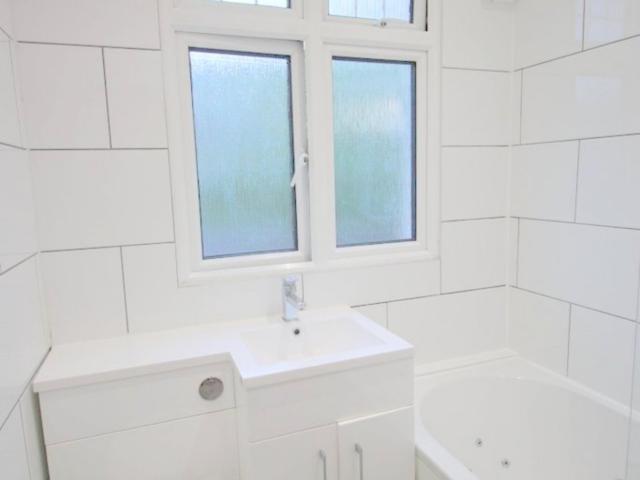 Room for rent in London Borough of Lewisham, Ladywell