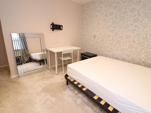 Room for rent in Bromley-by-Bow, Poplar Grove