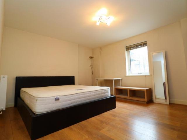 Room for rent in East Greenwich, Greater London