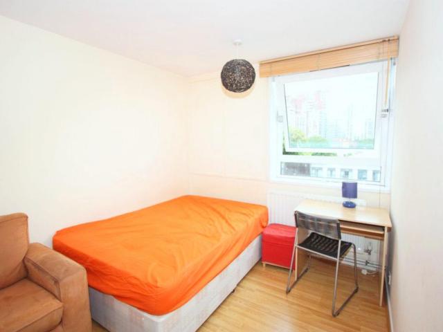 Room for rent in Canary Wharf, Greater London