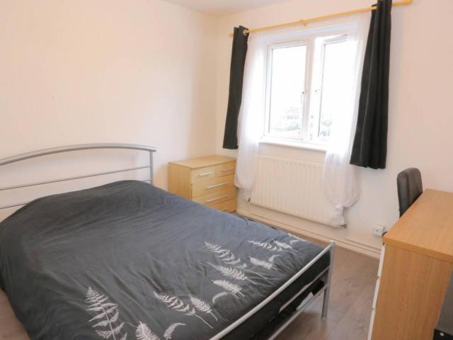 Room for rent in Stepney, Greater London