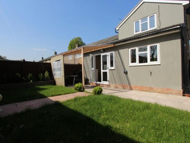 Room for rent in Silvertown, Greater London