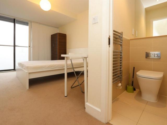 Room for rent in East Greenwich, Greater London