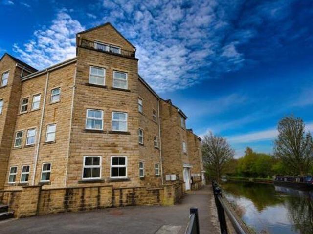 House for sale in Apperley Bridge, West Yorkshire