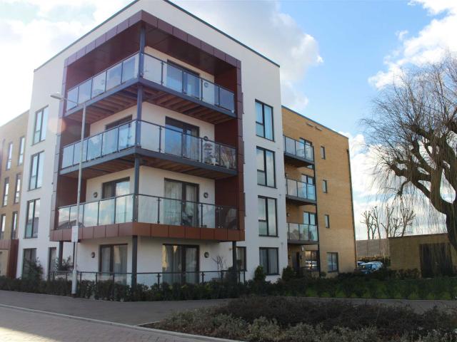Apartment for rent in Harold Wood, Greater London