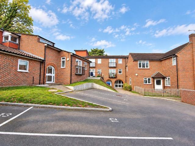 Studio for rent in Hook Heath, Woking