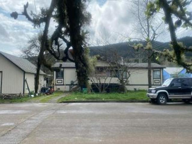 House for sale in Drain, Oregon