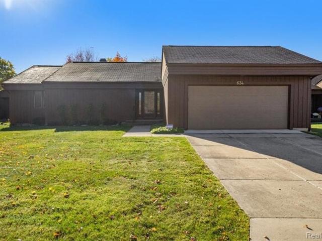 Condo for sale in Grand Blanc, Michigan