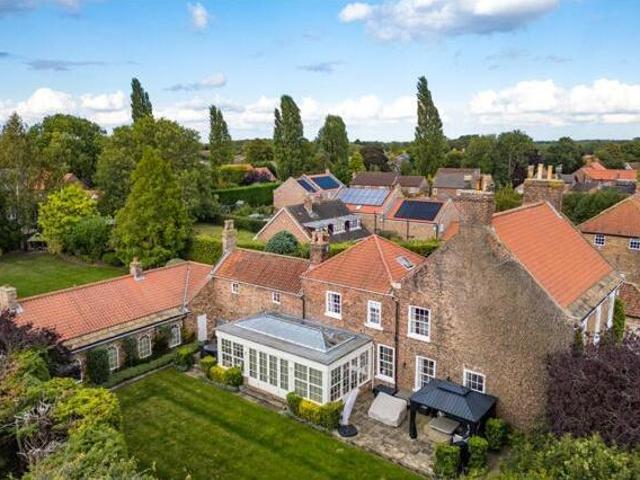 House for sale in High Field, York