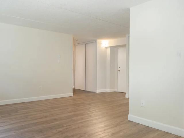 Apartment for rent in Collingwood