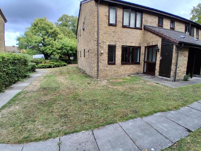Studio for rent in Rodbourne, Swindon