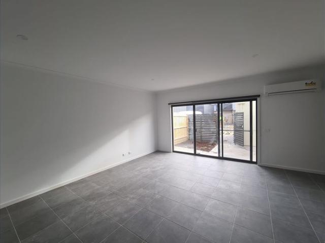 Townhouse for rent in Camerons Creek, Victoria