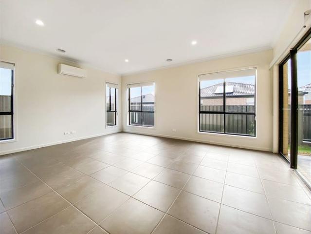 House for rent in Grand Central, Melbourne